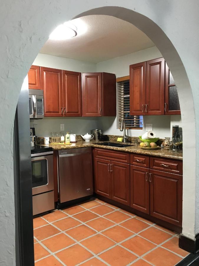 Private Room In The Heart Of Little Havana Miami Buitenkant foto